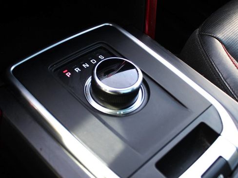 Used 2018 Land Rover Discovery Sport HSE image 28