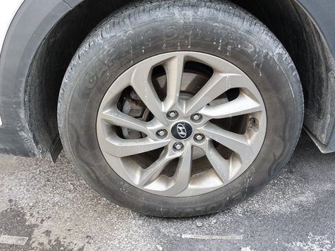 Used 2018 Hyundai Tucson SE image 8