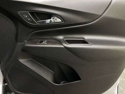Used 2020 Chevrolet Equinox LT FWD image 38