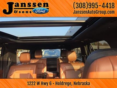 Used 2025 Lincoln Navigator L Reserve AWD/4WD image 10
