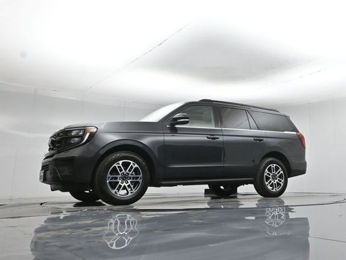 Used 2025 Ford Expedition Active image 55