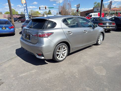 Used 2017 Lexus CT 200h w/ Accessory Package 2 FWD image 8