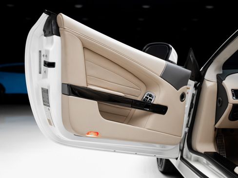 Used 2016 Aston Martin DB9 GT image 54