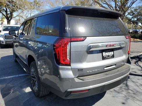 Used 2021 GMC Yukon XL SLT w/ SLT Premium Package image 3