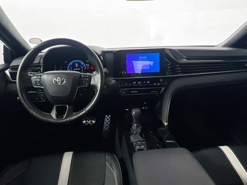 Used 2025 Toyota Camry SE w/ Convenience Package FWD image 31