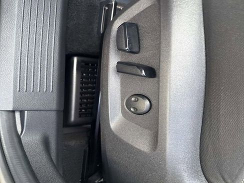 Used 2023 Nissan Rogue SV image 20