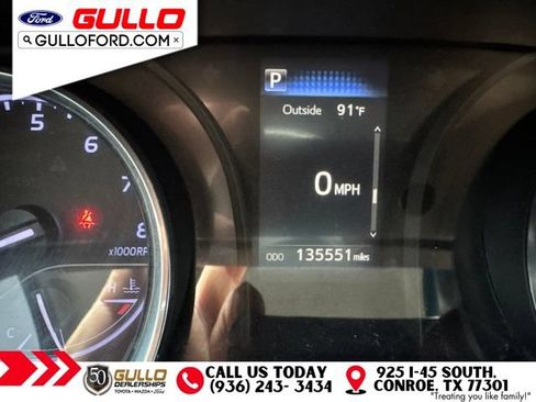 Used 2018 Toyota Camry SE w/ Convenience Package FWD image 12