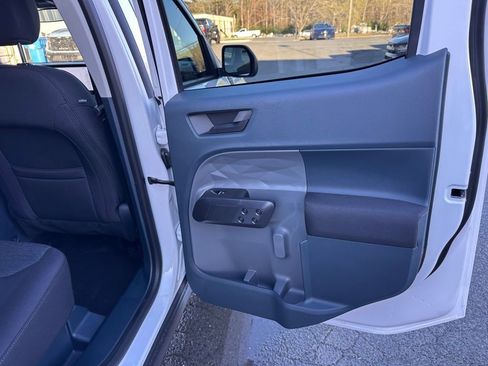 Used 2025 Ford Maverick XL w/ Equipment Group 102A image 18