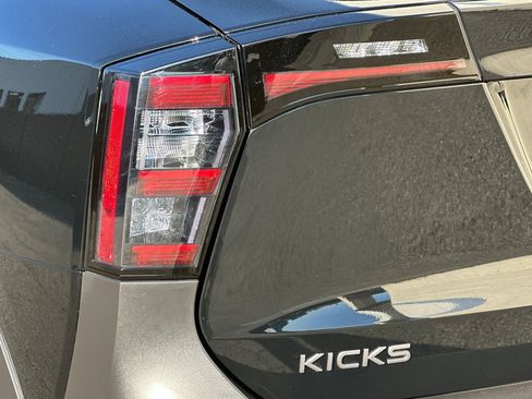 Used 2025 Nissan Kicks S image 36