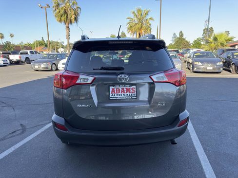 Used 2013 Toyota RAV4 XLE AWD/4WD image 4