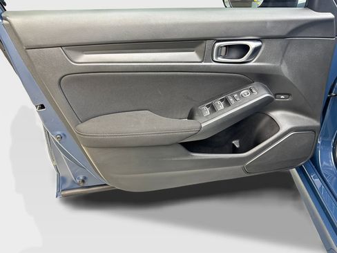 Used 2025 Honda Civic Sport image 32