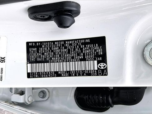 Used 2015 Toyota Corolla LE image 34