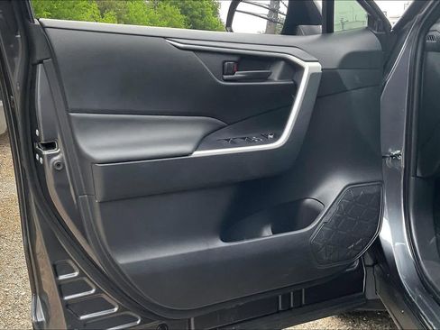 Used 2025 Toyota RAV4 LE image 21