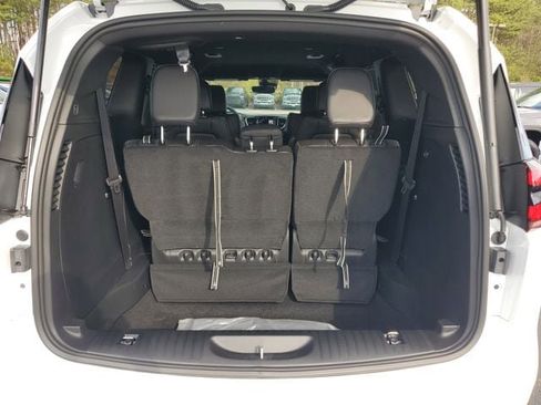 New 2026 Chrysler Pacifica Select image 9