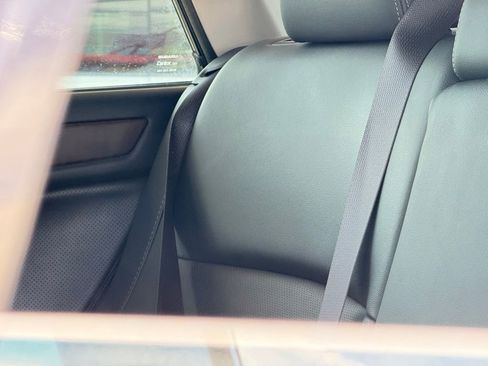 Used 2017 Subaru Outback 2.5i Limited AWD/4WD image 19