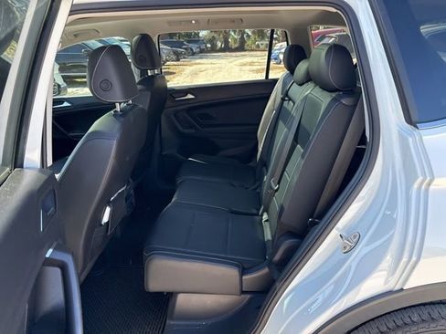 Used 2021 Volkswagen Tiguan SE image 6