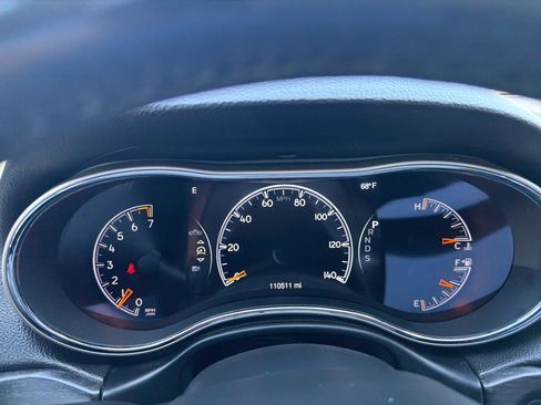 Used 2014 Jeep Grand Cherokee Altitude image 28