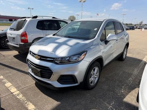 Used 2020 Chevrolet Trax LS w/ Tint and Cruise Package image 1