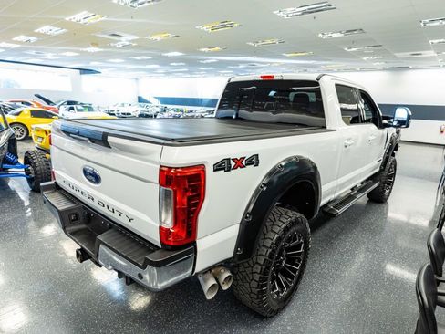 Used 2019 Ford F250 Lariat w/ Lariat Value Package AWD/4WD image 7