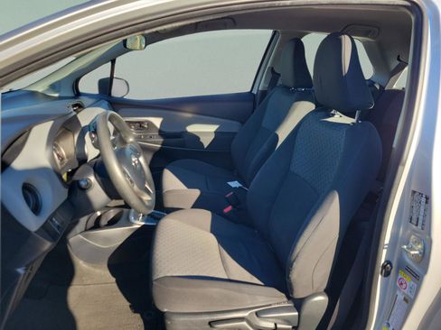 Used 2017 Toyota Yaris L image 13