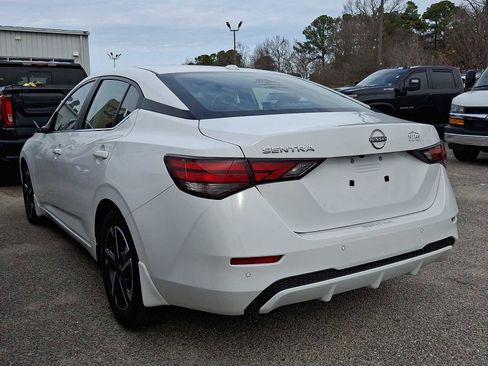 Used 2025 Nissan Sentra SV image 4