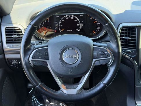 Certified 2020 Jeep Grand Cherokee Laredo AWD/4WD image 18