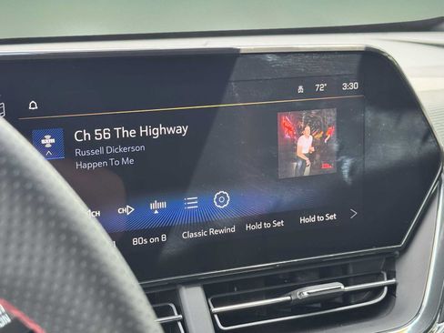 Used 2025 Chevrolet Trax RS FWD image 19