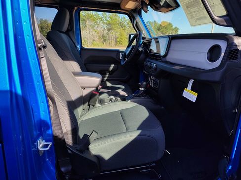 New 2026 Jeep Gladiator Sport image 23