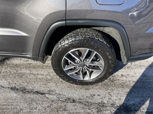 Used 2020 Jeep Grand Cherokee Limited image 10