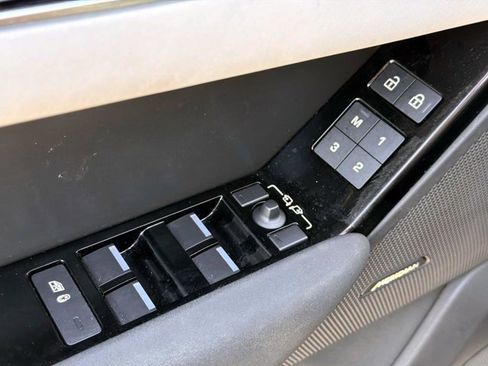 Used 2024 Land Rover Range Rover Velar Dynamic SE AWD/4WD image 16