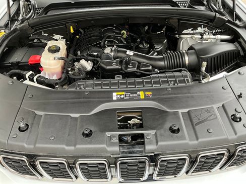 Used 2023 Jeep Grand Cherokee L Limited image 26