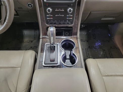 Used 2015 Lincoln Navigator L 4WD image 16