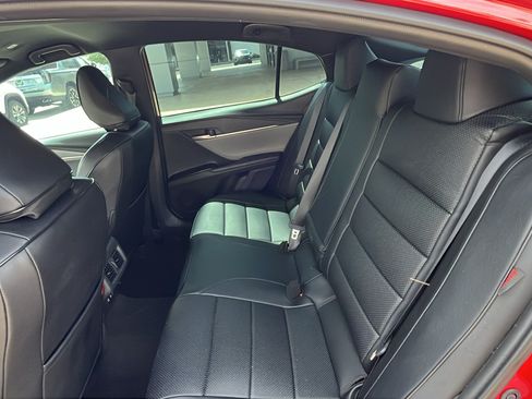 Used 2025 Toyota Camry SE w/ Convenience Package FWD image 23