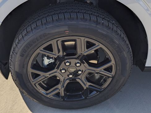 New 2026 Ford Maverick Lariat w/ Black Appearance Package image 7