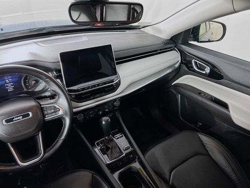 Used 2022 Jeep Compass Limited image 18