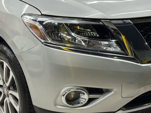 Used 2015 Nissan Pathfinder SV w/ Trailer Tow Package AWD/4WD image 6
