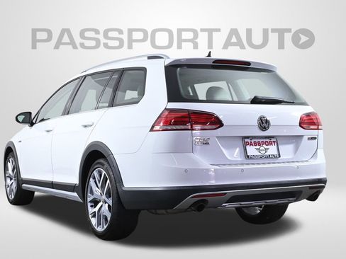 Used 2019 Volkswagen Golf Alltrack SE image 6