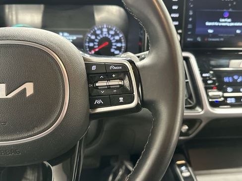 Used 2023 Kia Sorento EX image 9