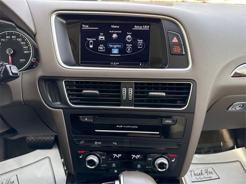 Used 2017 Audi Q5 2.0T Premium Plus w/ Technology Package image 15