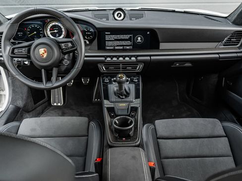 Used 2024 Porsche 911 GT3 RWD image 4