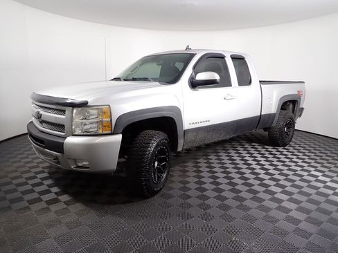 Used 2011 Chevrolet Silverado 1500 LT w/ All-Star Edition image 7