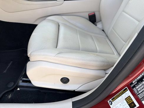 Used 2019 Mercedes-Benz GLC 300 image 17