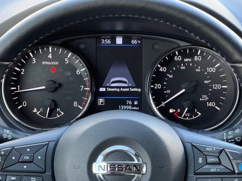 Used 2022 Nissan Rogue Sport SL image 13