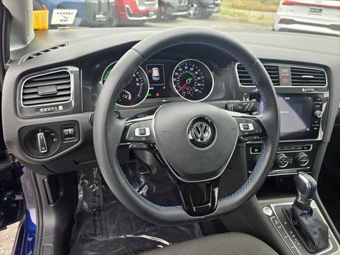 Used 2019 Volkswagen e-Golf SE w/ Driver Assistance Package FWD image 24