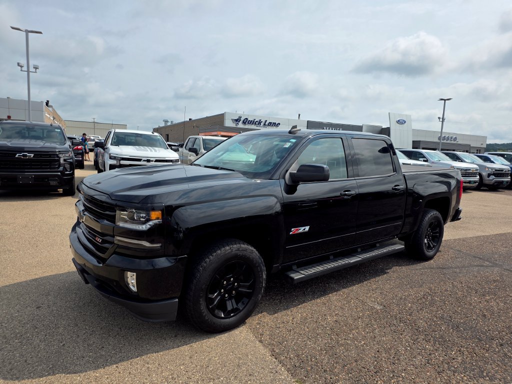 Used 2017 Chevrolet Silverado 1500 LTZ Z71 w/ LTZ Plus Package AWD/4WD image 3