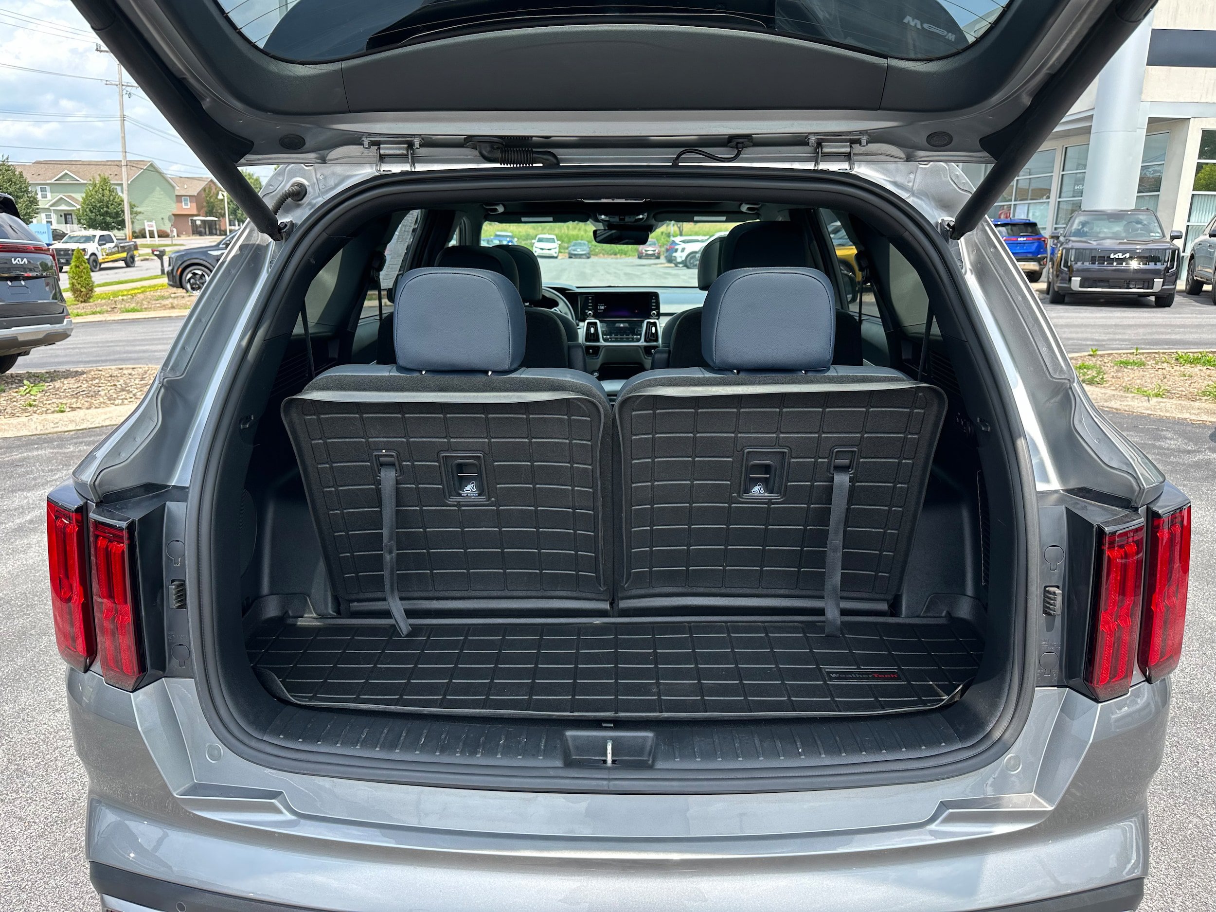 Used 2023 Kia Sorento SX Prestige w/ Panoramic Sunroof Package AWD/4WD image 9
