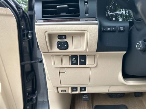 Used 2013 Lexus ES 350 w/ Luxury Pkg FWD image 23