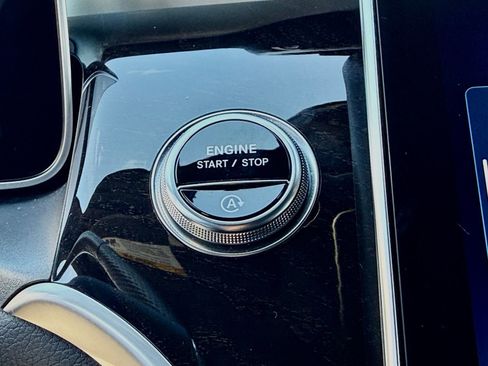 Used 2023 Mercedes-Benz GLC 300 image 36