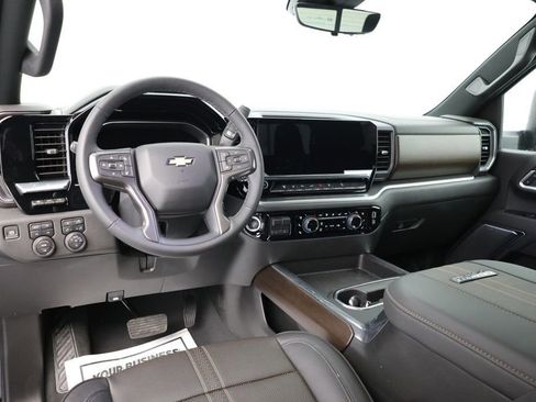 Used 2024 Chevrolet Silverado 2500 High Country w/ High Country Premium Package image 10