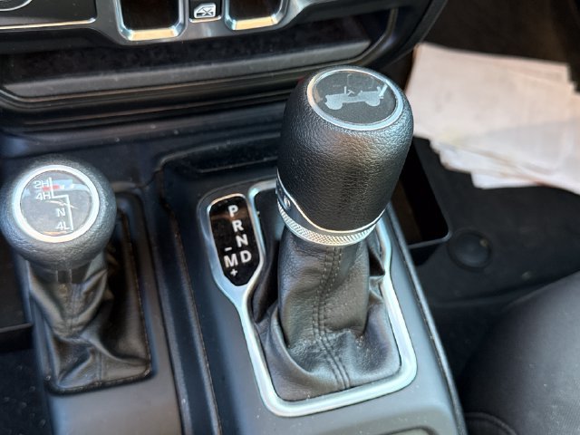 Used 2021 Jeep Wrangler Unlimited Sport AWD/4WD image 35